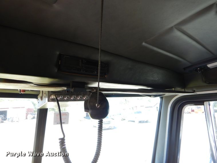 image for item EY9489 1994 Peterbilt 378 semi truck