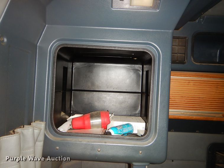 image for item EY9489 1994 Peterbilt 378 semi truck