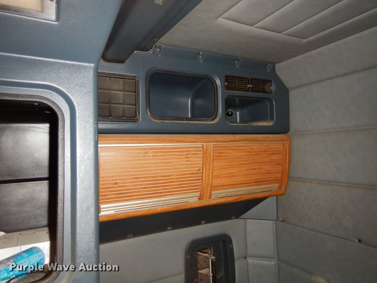 image for item EY9489 1994 Peterbilt 378 semi truck