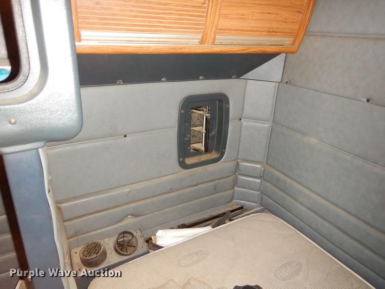 image for item EY9489 1994 Peterbilt 378 semi truck