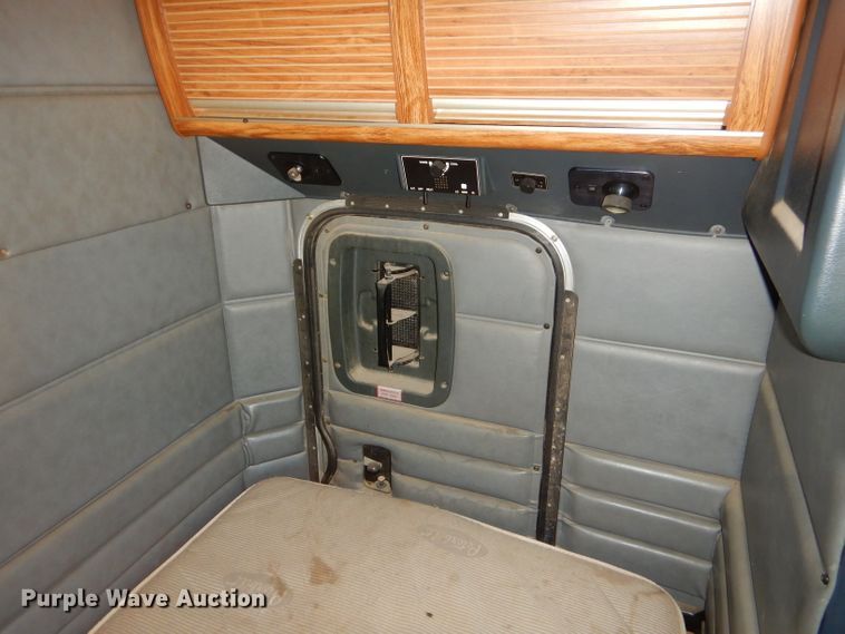 image for item EY9489 1994 Peterbilt 378 semi truck