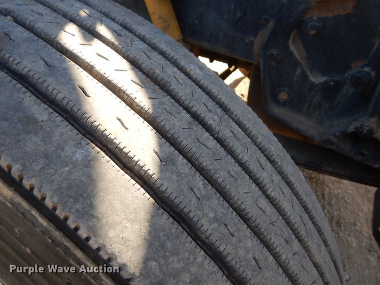 image for item EY9489 1994 Peterbilt 378 semi truck