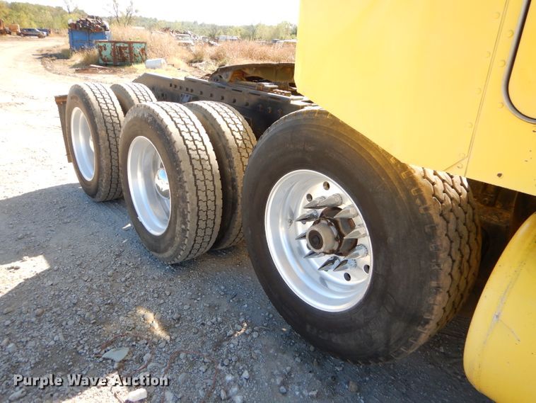 image for item EY9489 1994 Peterbilt 378 semi truck