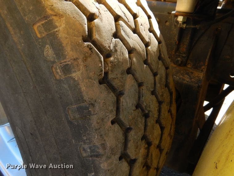 image for item EY9489 1994 Peterbilt 378 semi truck