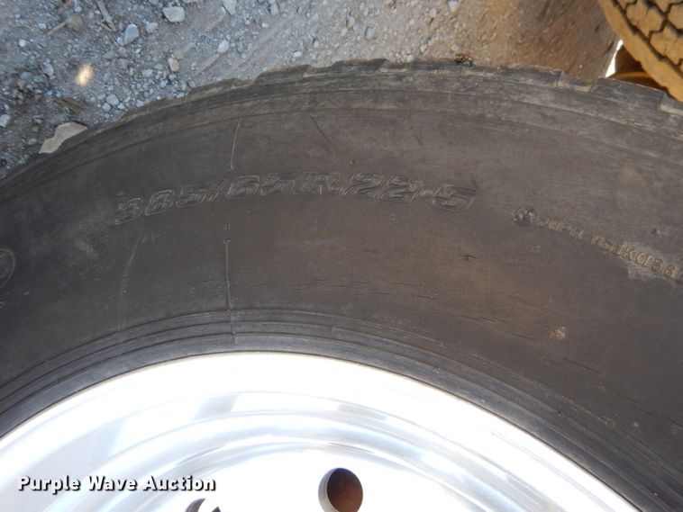 image for item EY9489 1994 Peterbilt 378 semi truck