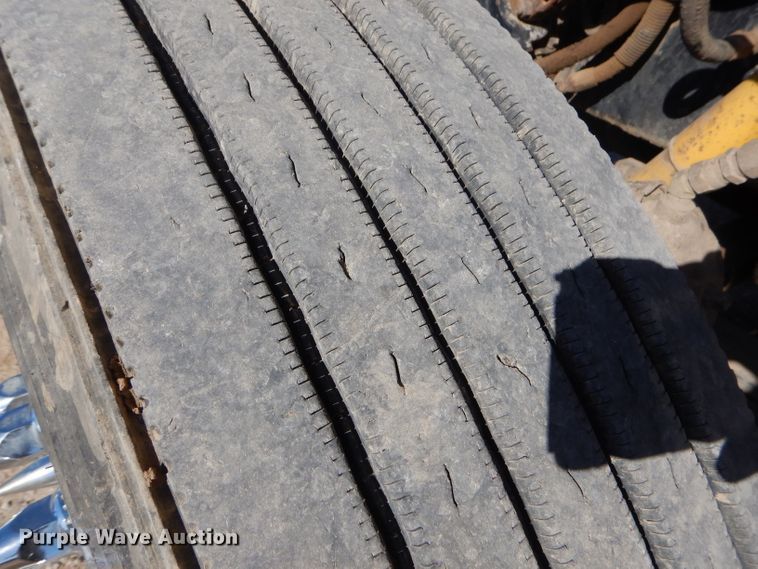 image for item EY9489 1994 Peterbilt 378 semi truck