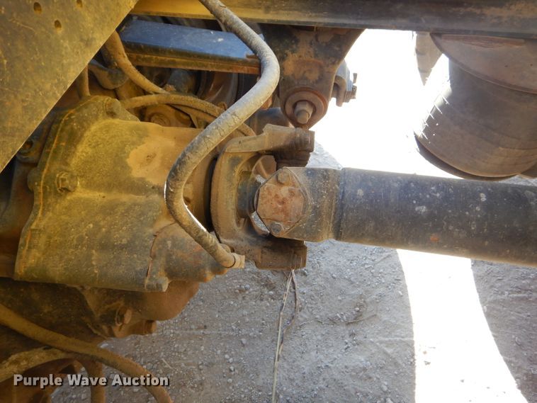 image for item EY9489 1994 Peterbilt 378 semi truck