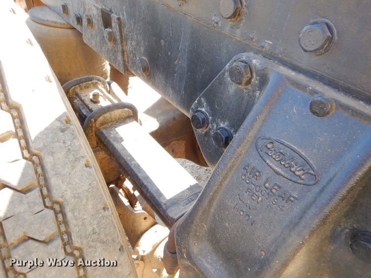 image for item EY9489 1994 Peterbilt 378 semi truck