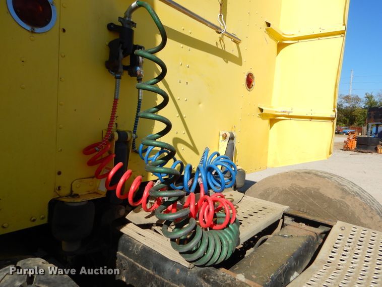 image for item EY9489 1994 Peterbilt 378 semi truck