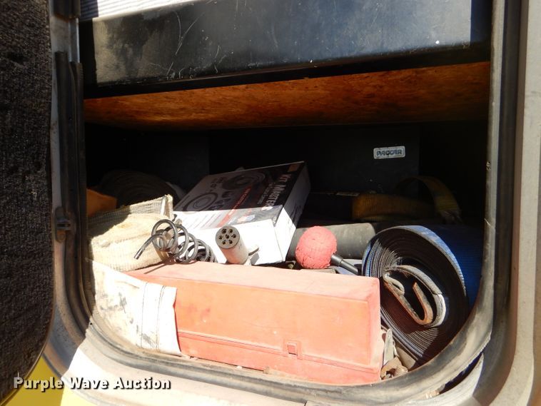 image for item EY9489 1994 Peterbilt 378 semi truck