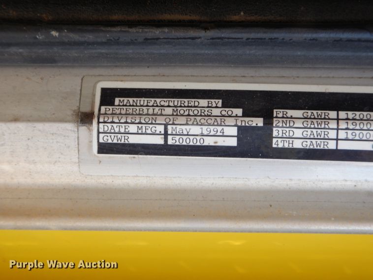 image for item EY9489 1994 Peterbilt 378 semi truck