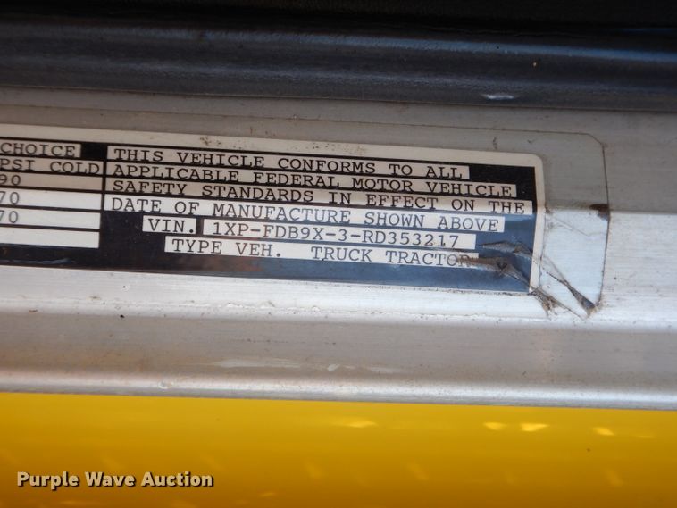 image for item EY9489 1994 Peterbilt 378 semi truck