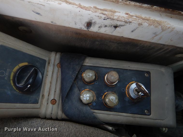 image for item EY9490 1999 Daewoo Solar 170W-III rubber tire excavator