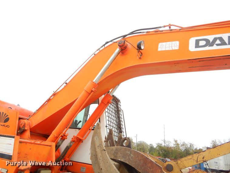 image for item EY9490 1999 Daewoo Solar 170W-III rubber tire excavator