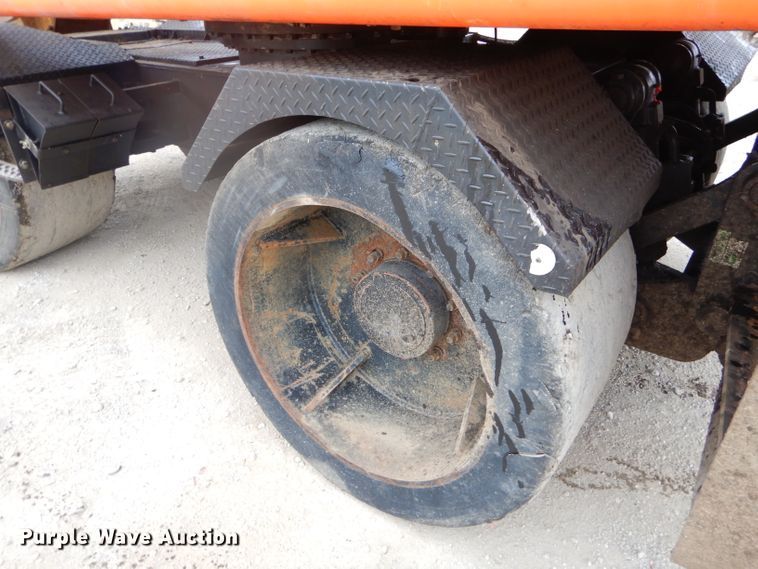 image for item EY9490 1999 Daewoo Solar 170W-III rubber tire excavator