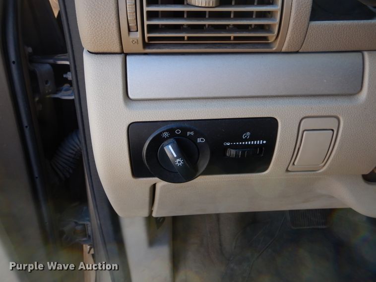 image for item EY9491 2004 Ford Freestar SE van