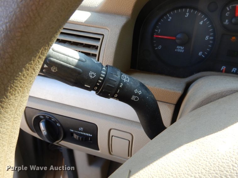 image for item EY9491 2004 Ford Freestar SE van