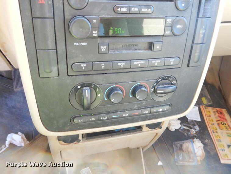 image for item EY9491 2004 Ford Freestar SE van