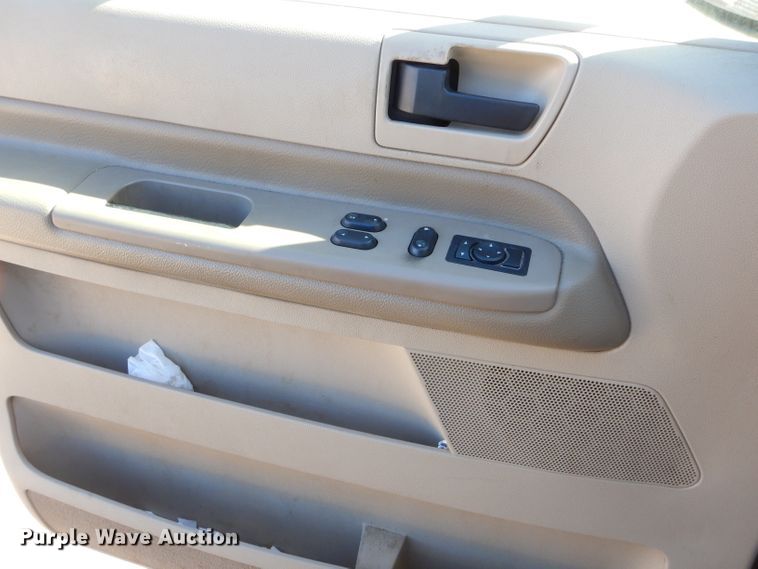 image for item EY9491 2004 Ford Freestar SE van