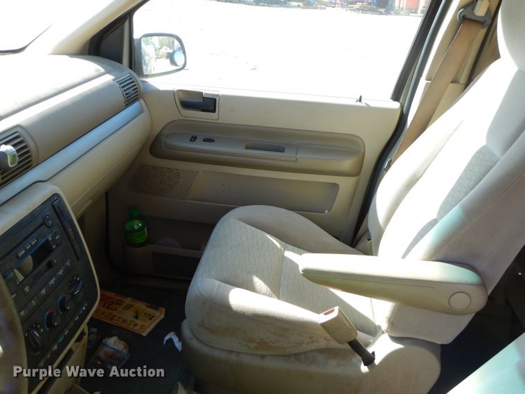 image for item EY9491 2004 Ford Freestar SE van