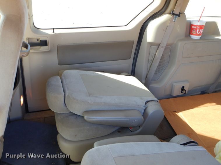 image for item EY9491 2004 Ford Freestar SE van