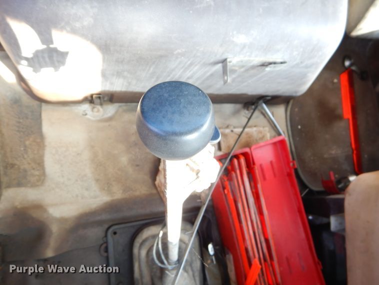 image for item EY9492 1988 International F2575 roll-off container truck