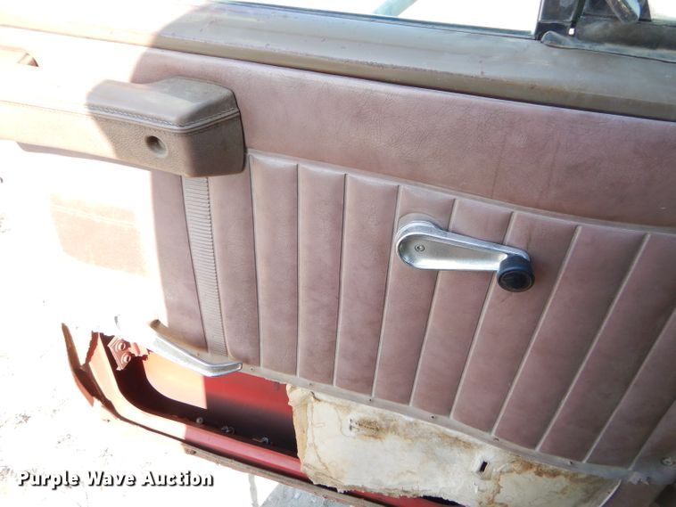 image for item EY9492 1988 International F2575 roll-off container truck