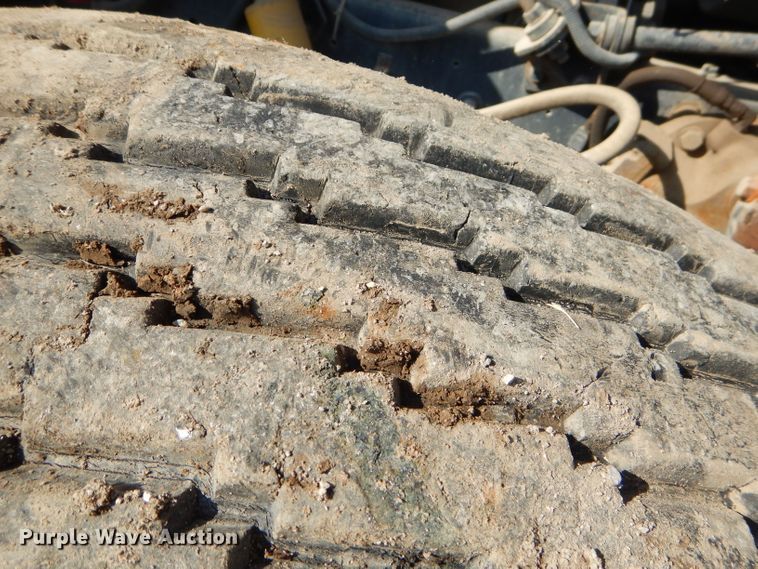 image for item EY9492 1988 International F2575 roll-off container truck