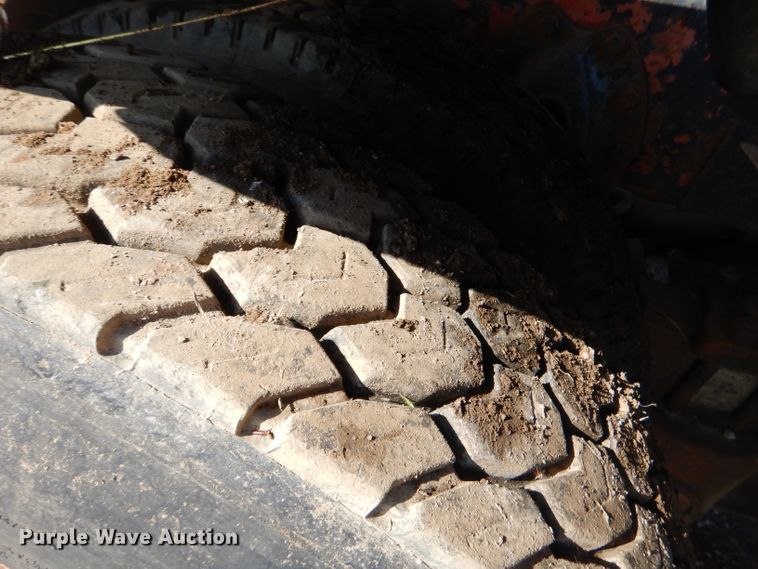 image for item EY9492 1988 International F2575 roll-off container truck