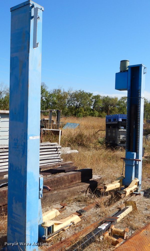 image for item EY9494 Benwil TP7 two post automotive lift