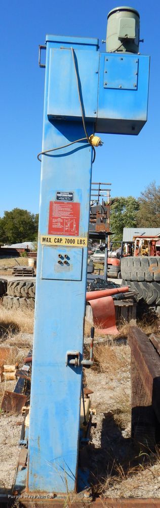 image for item EY9494 Benwil TP7 two post automotive lift