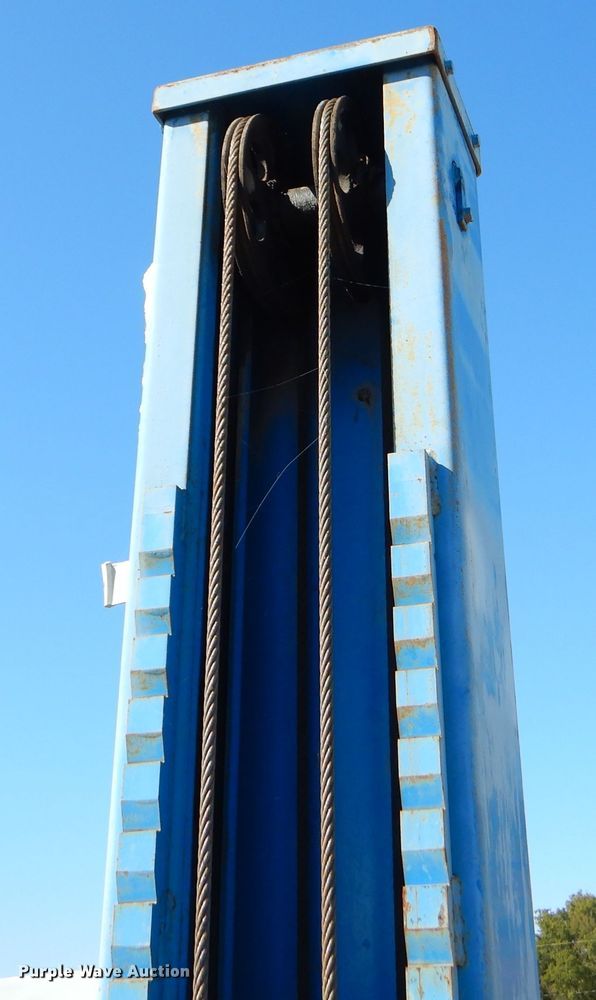 image for item EY9494 Benwil TP7 two post automotive lift