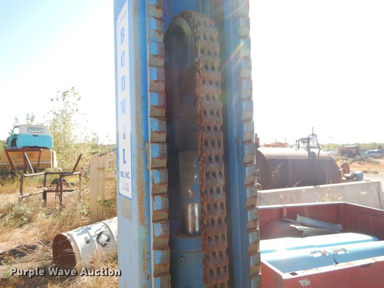 image for item EY9494 Benwil TP7 two post automotive lift