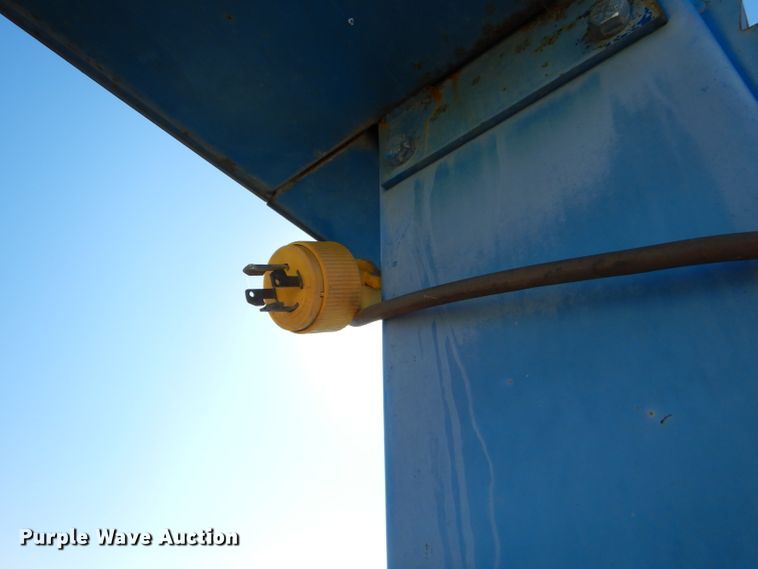 image for item EY9494 Benwil TP7 two post automotive lift