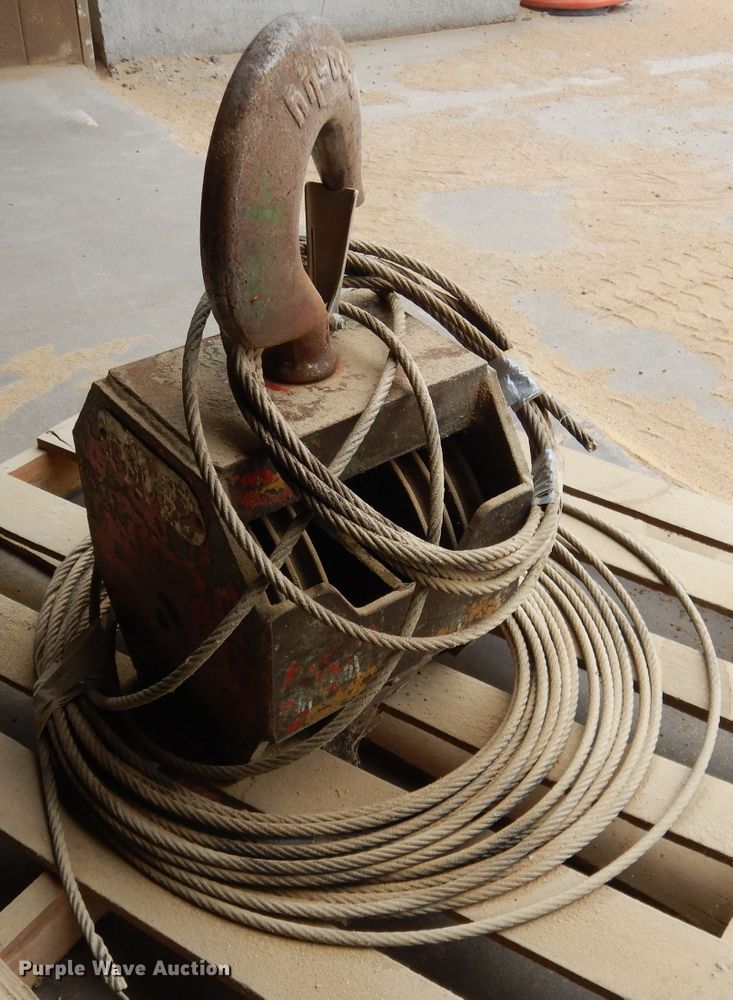 image for item FA9321 P & H winch