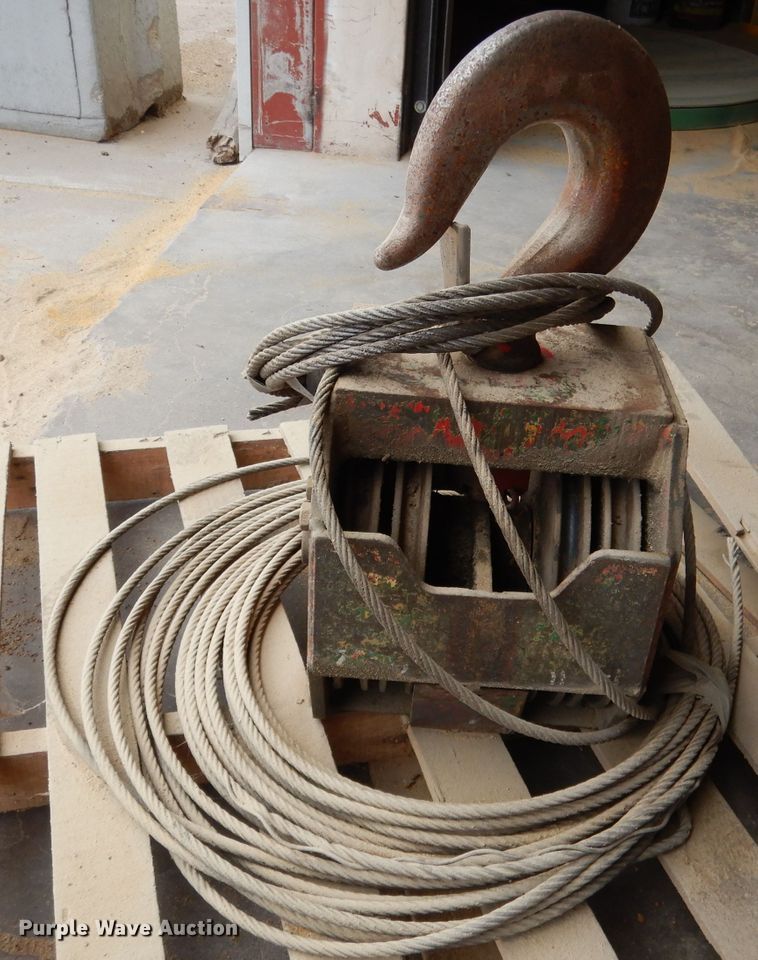 image for item FA9321 P & H winch