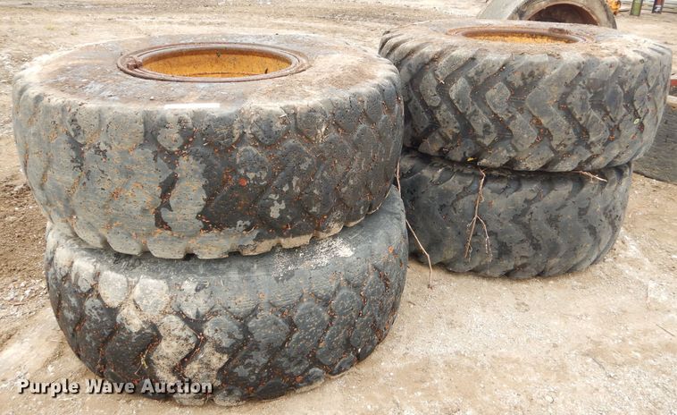 image for item FA9770 (4) 20.5-25 tires