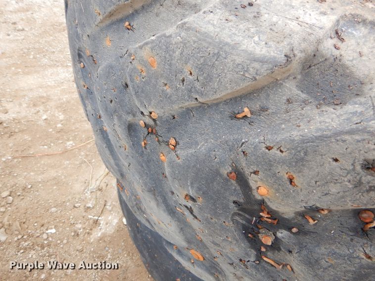 image for item FA9770 (4) 20.5-25 tires