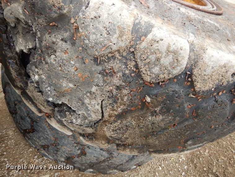 image for item FA9770 (4) 20.5-25 tires