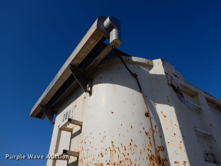 image for item FA9780 2002 Warren 0162666 end dump trailer