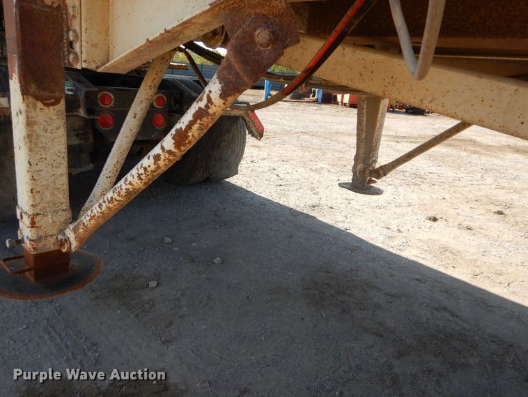 image for item FA9780 2002 Warren 0162666 end dump trailer