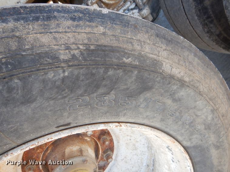 image for item FA9780 2002 Warren 0162666 end dump trailer