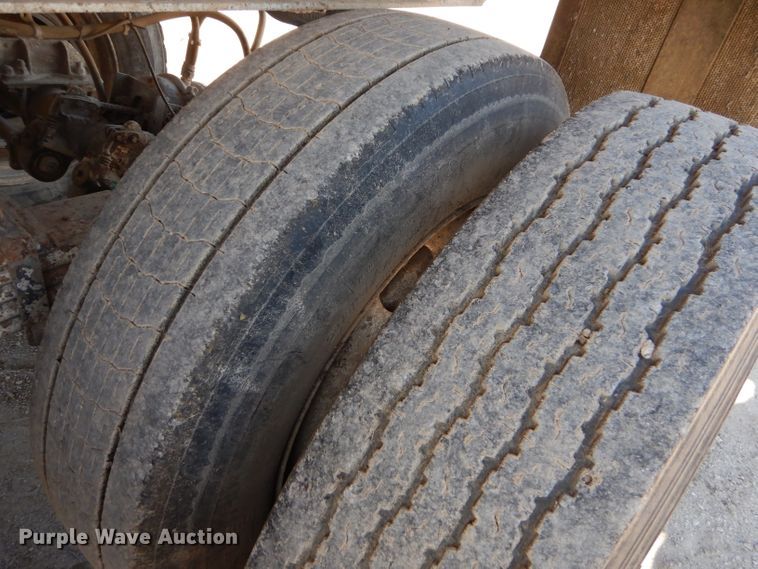 image for item FA9780 2002 Warren 0162666 end dump trailer