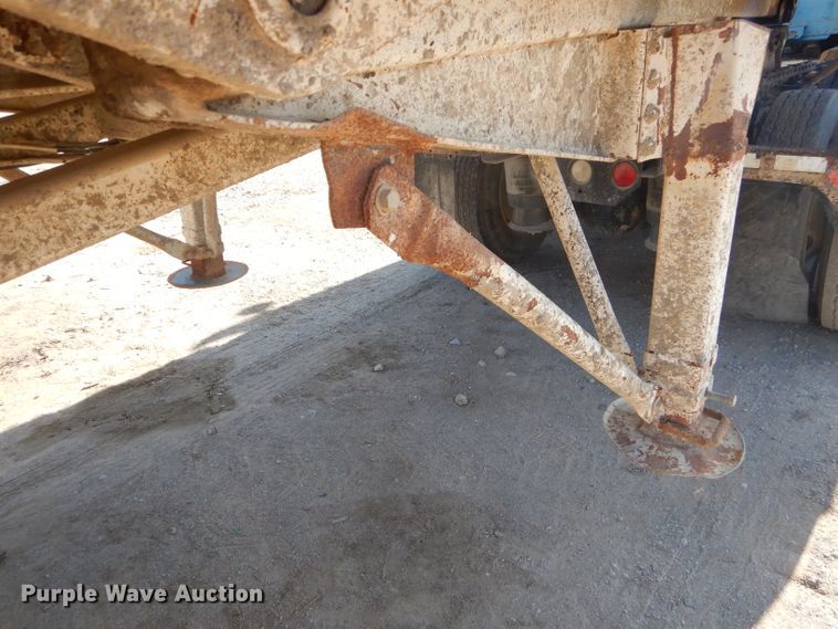 image for item FA9780 2002 Warren 0162666 end dump trailer