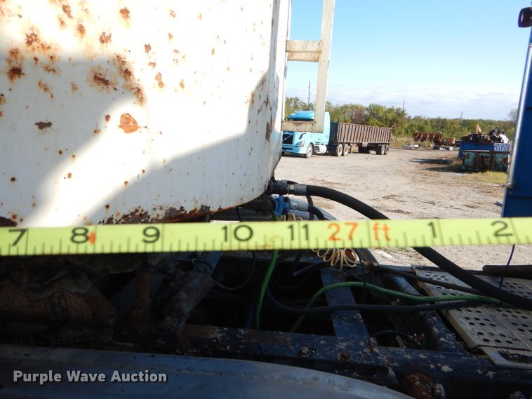 image for item FA9780 2002 Warren 0162666 end dump trailer