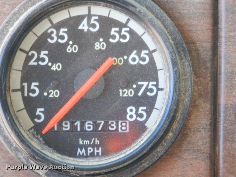 image for item FA9781 1999 Freightliner FLD semi truck