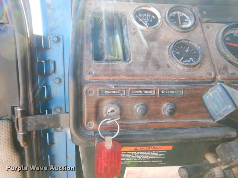 image for item FA9781 1999 Freightliner FLD semi truck