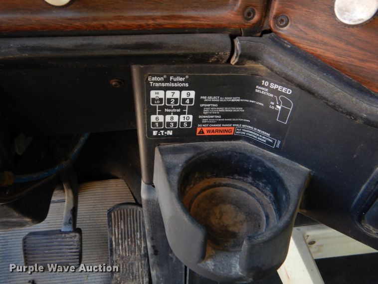 image for item FA9781 1999 Freightliner FLD semi truck