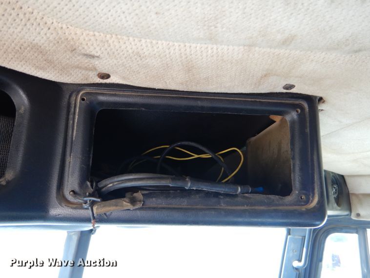 image for item FA9781 1999 Freightliner FLD semi truck