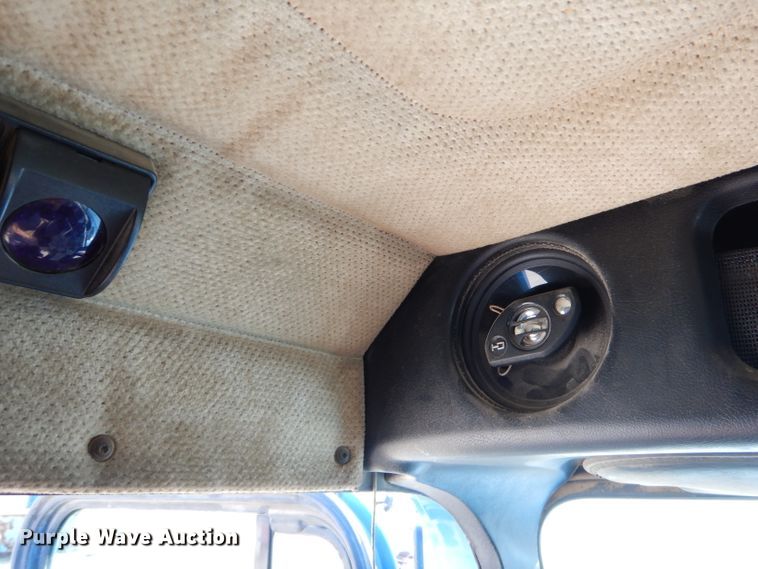 image for item FA9781 1999 Freightliner FLD semi truck